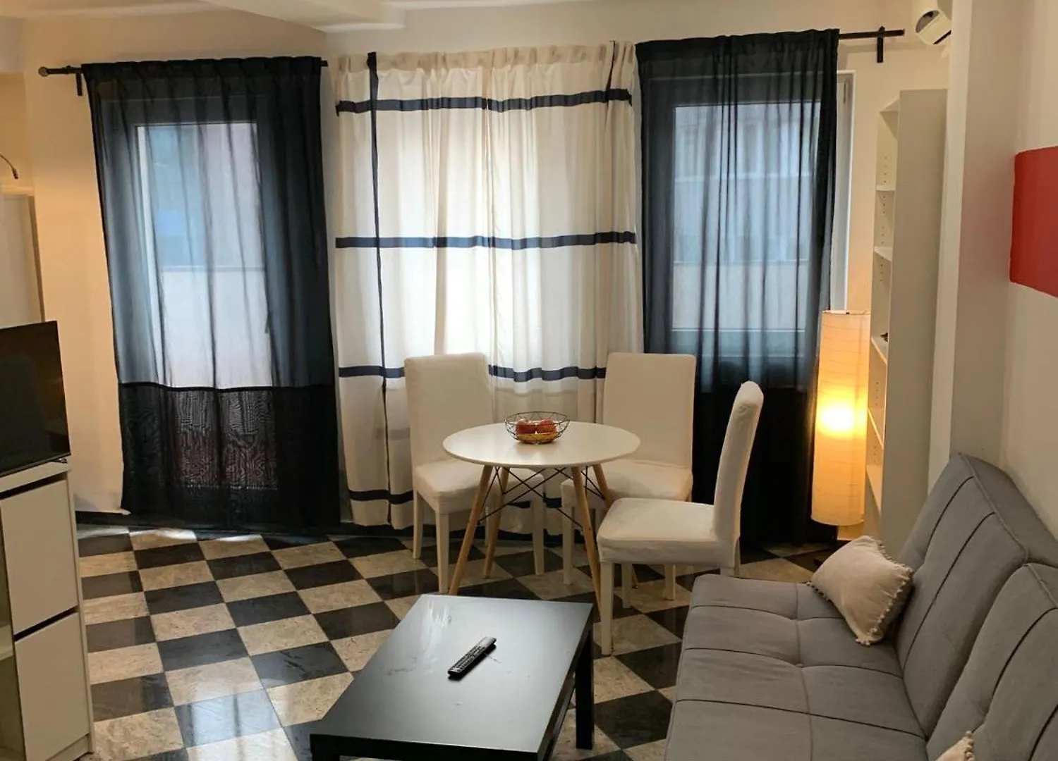 Cozy 1 Bdrm Apartment In City Center Bukarest